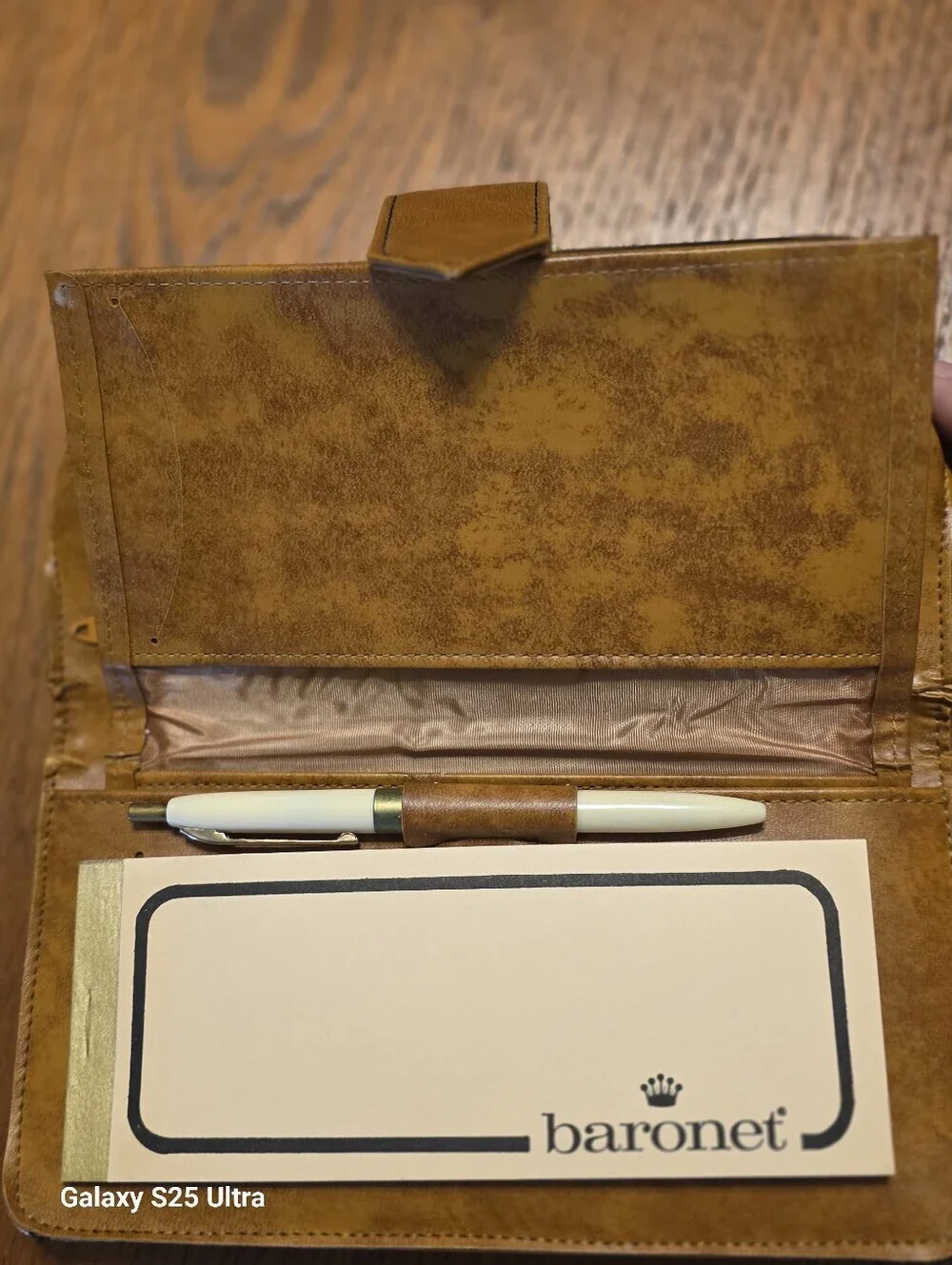 Vintage70s Kisslock Baronet Brown Leather Chevron Stitched Clutch Wallet – Boho